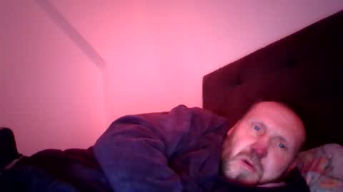 Snapshot of peterpeters443 chatting on March 30, 10:05 am jelle online show from March 30, 10:05 am