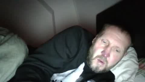 Snapshot of peterpeters443 chatting on April 3, 3:54 pm jelle online show from April 3, 3:54 pm