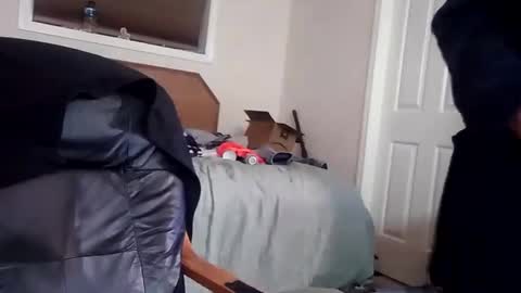 Snapshot of petes907 chatting on February 10, 6:53 am 9072523824 online show from February 10, 6:53 am