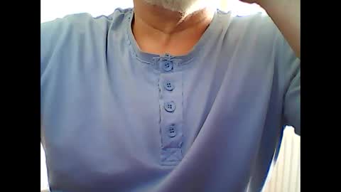 Snapshot of petiso666 chatting on February 14, 2:54 pm cimeru online show from February 14, 2:54 pm