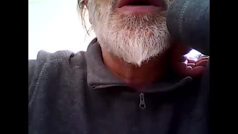 Snapshot of petiso666 chatting on February 14, 10:23 am cimeru online show from February 14, 10:23 am