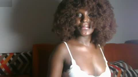 Snapshot of petite_asshley1 chatting on June 12, 5:06 am Ashley online show from June 12, 5:06 am
