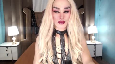 Snapshot of petite_bigload_7inches_thick69 chatting on December 15, 10:30 am BIGLOAD online show from December 15, 10:30 am