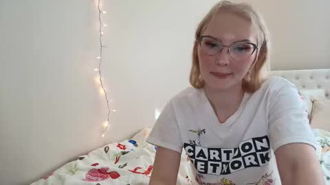 Little cupcake online show from November 17, 7:30 pm