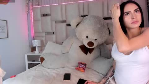 Linda online show from May 10, 4:06 am