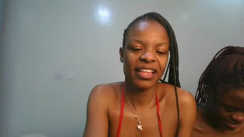 Snapshot of petite_luxe1 chatting on July 20, 4:31 pm Luxe online show from July 20, 4:31 pm