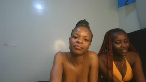 Snapshot of petite_luxe1 chatting on July 28, 3:21 pm Luxe online show from July 28, 3:21 pm