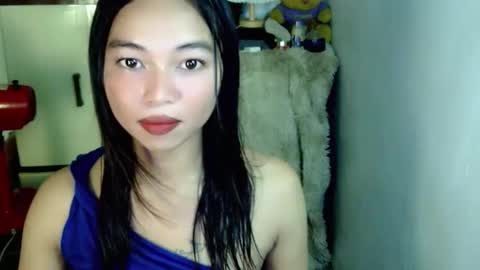 Snapshot of petite_mary69 chatting on April 18, 10:52 am petite_mary69 online show from April 18, 10:52 am