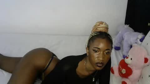 Snapshot of petite_princes chatting on December 3, 1:32 pm petite_princes online show from December 3, 1:32 pm