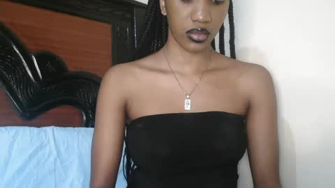 Snapshot of petite_princes chatting on March 12, 12:36 pm petite_princes online show from March 12, 12:36 pm