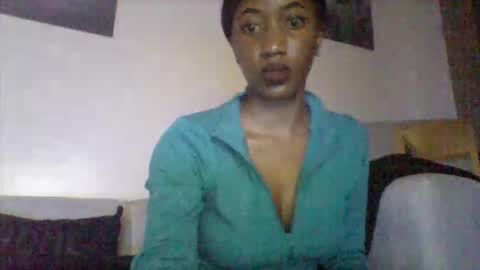 Snapshot of petite_princes chatting on September 28, 7:41 pm petite_princes online show from September 28, 7:41 pm