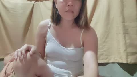 Snapshot of petiteasian_angel chatting on April 1, 7:22 pm Hanna online show from April 1, 7:22 pm