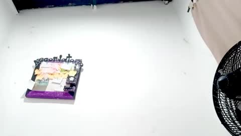 danna online show from November 7, 4:01 am