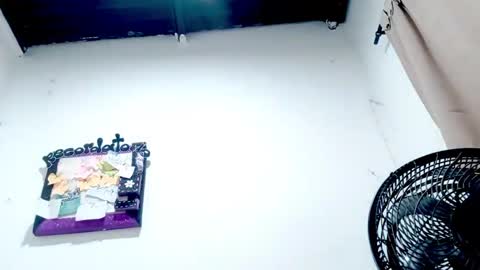 danna online show from November 13, 3:38 am