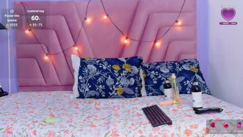 Snapshot of petitelittlemissy chatting on April 1, 2:45 am petitelittlemissy online show from April 1, 2:45 am