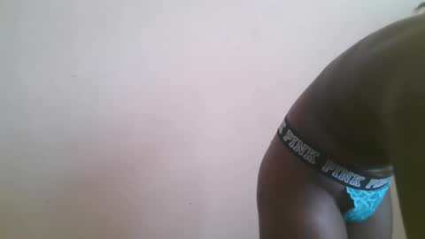 Snapshot of petitelv chatting on March 18, 9:01 am Petitelv online show from March 18, 9:01 am