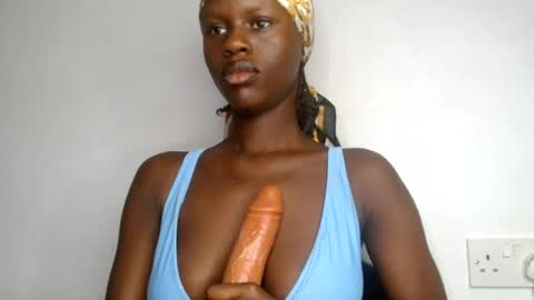 petitgirl88 online show from July 17, 9:05 am