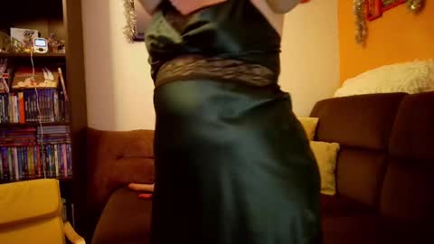 Snapshot of petitlucoca chatting on January 4, 9:52 pm Petitlucoca online show from January 4, 9:52 pm