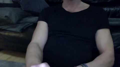 Snapshot of petros0076 chatting on December 8, 6:54 am Petro online show from December 8, 6:54 am