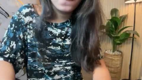 Snapshot of petrova_karla chatting on June 4, 8:59 pm Ur Sexy Karla online show from June 4, 8:59 pm