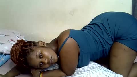 pettite_gal online show from May 12, 5:32 pm
