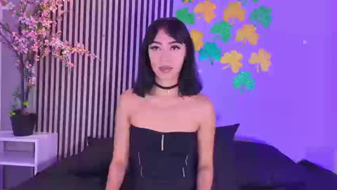 Snapshot of peytonlouise chatting on March 25, 1:06 pm Peyton Louise online show from March 25, 1:06 pm