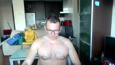 Snapshot of pg19clp4191zm chatting on February 12, 4:24 pm Alex online show from February 12, 4:24 pm