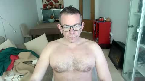 Snapshot of pg19clp4191zm chatting on March 18, 7:11 am Alex online show from March 18, 7:11 am