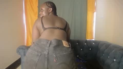 Snapshot of phaeey_savage chatting on April 7, 6:36 am Pheey online show from April 7, 6:36 am