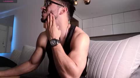 phantom_bigger1 online show from November 25, 4:29 pm