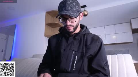 phantom_bigger1 online show from February 28, 12:50 pm