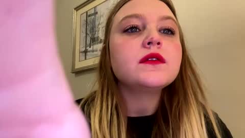 Snapshot of phatassblond chatting on January 2, 1:17 am PhatAssBlond online show from January 2, 1:17 am