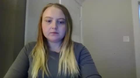 Snapshot of phatassblond chatting on January 15, 9:51 pm PhatAssBlond online show from January 15, 9:51 pm