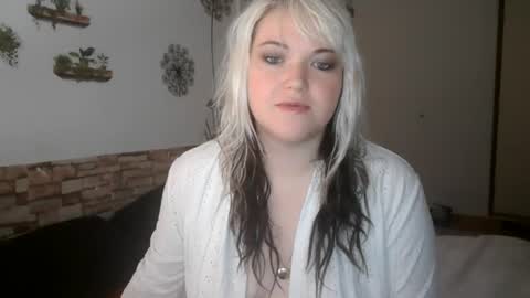 Snapshot of phatpcat73 chatting on June 12, 11:31 am phatpcat73 online show from June 12, 11:31 am