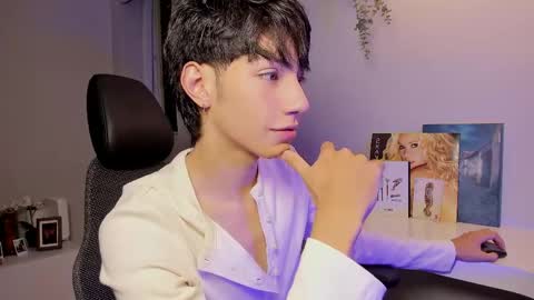 Snapshot of philipe_moonlight_ chatting on March 31, 4:24 am Phil. INDEPENDENT MODEL online show from March 31, 4:24 am