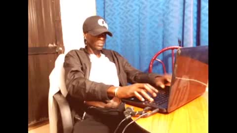 Snapshot of phillipp_hott chatting on January 18, 2:47 am 2 pac shakur online show from January 18, 2:47 am