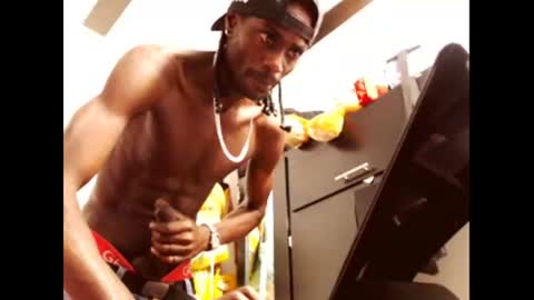 Snapshot of phillipp_hott chatting on January 22, 4:44 pm 2 pac shakur online show from January 22, 4:44 pm