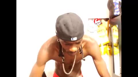 Snapshot of phillipp_hott chatting on January 23, 8:24 pm 2 pac shakur online show from January 23, 8:24 pm