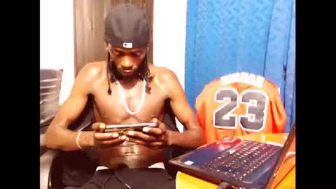 Snapshot of phillipp_hott chatting on January 28, 7:32 am 2 pac shakur online show from January 28, 7:32 am