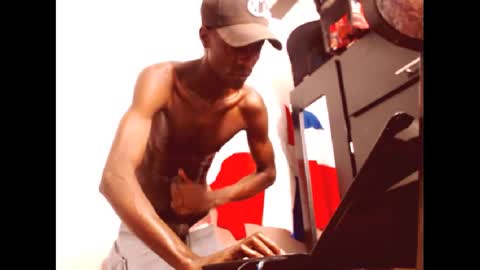 Snapshot of phillipp_hott chatting on September 16, 4:19 pm 2 pac shakur online show from September 16, 4:19 pm