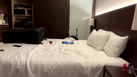 Snapshot of philly1184 chatting on January 22, 7:34 pm Girlyboy69 online show from January 22, 7:34 pm