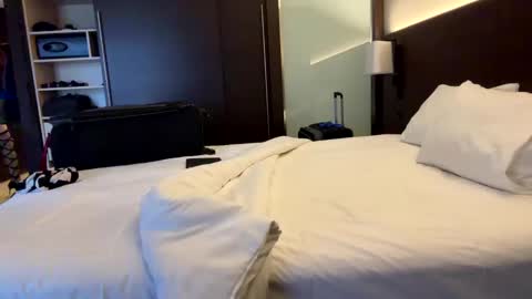 Snapshot of philly1184 chatting on January 31, 12:18 pm Girlyboy69 online show from January 31, 12:18 pm