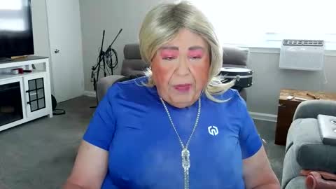 Snapshot of phillyguy195601 chatting on April 18, 5:17 pm Geri online show from April 18, 5:17 pm