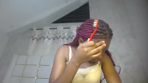 phoebe online show from March 30, 7:04 pm