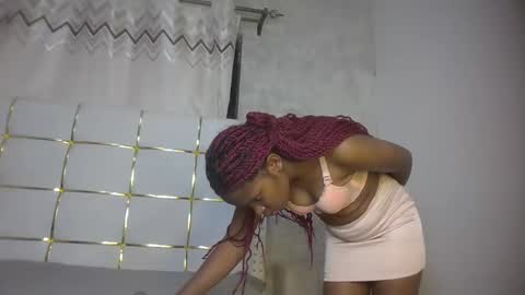 phoebe online show from March 31, 7:14 pm