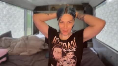 Snapshot of phoebebobebe chatting on October 27, 7:01 am phoebebobebe online show from October 27, 7:01 am