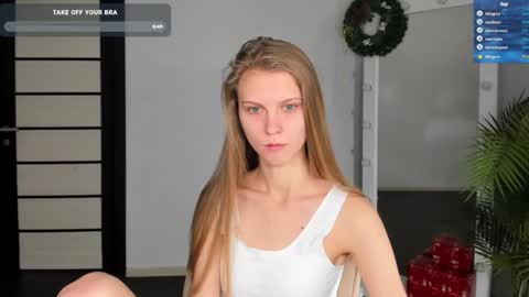 Phoebe online show from December 18, 11:13 am