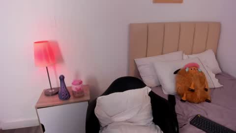 Snapshot of phoenix_angell chatting on January 5, 2:06 am Phoenix Angel online show from January 5, 2:06 am