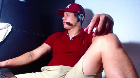 AdnierGnz online show from February 24, 12:48 pm