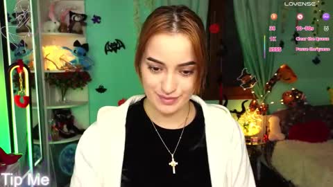 Snapshot of phoenixlunar chatting on October 26, 3:29 pm Selena online show from October 26, 3:29 pm